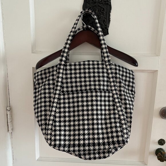 Baggu Cloud Bag | BRAND NEW WITH TAGS! | Black and White Pixel Gingham - Picture 6 of 6